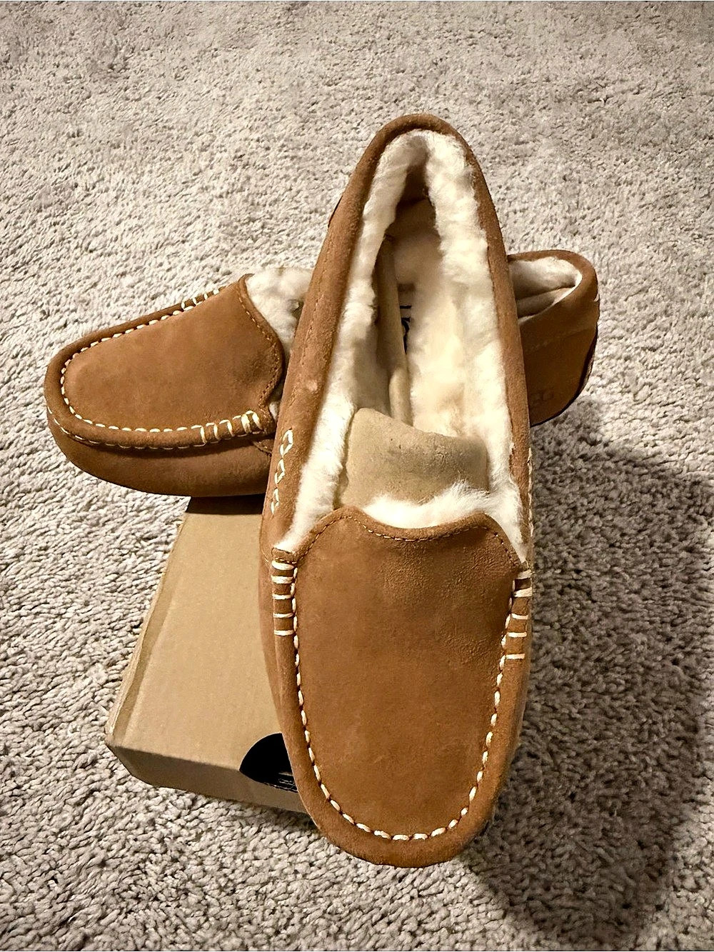 UGG Ansley Suede Slippers US 7 D NWT- chestnut